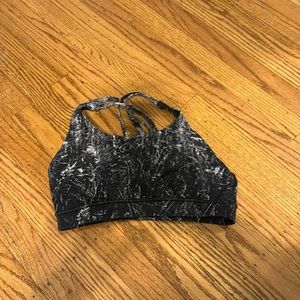 Lululemon size 6 sports bra